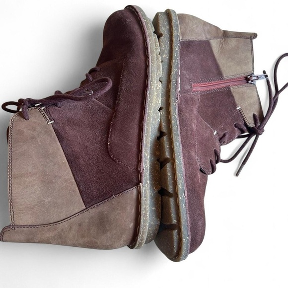 Clarks Tamitha Key Burgundy Suede Leather Chukka Boots | Women’s 7 - Picture 1 of 8